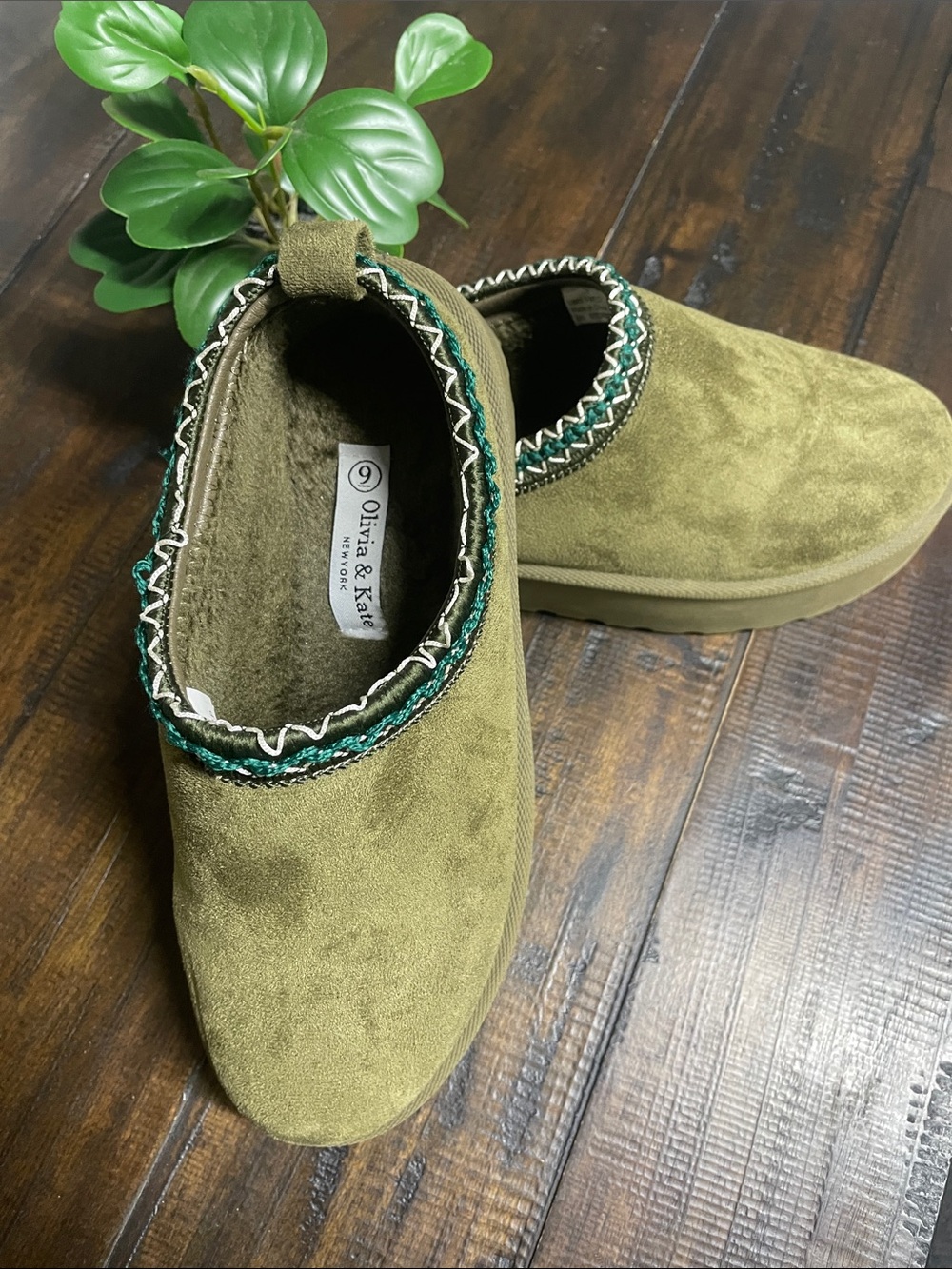 Olivia & Kate Women's STORMY Olive Green Platform Slip-On Shoes SZ 9